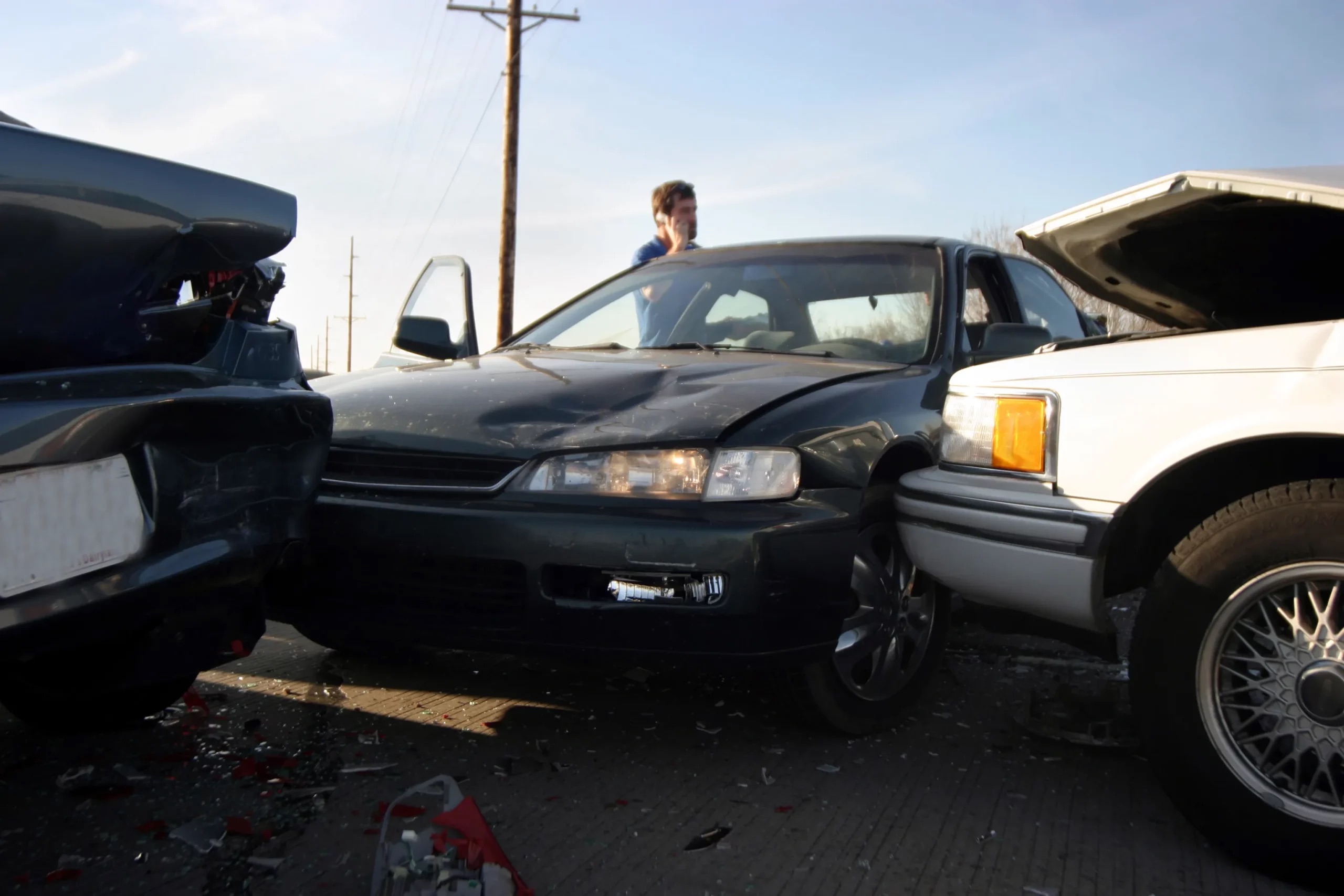 Who's at fault in a 3-car accident?