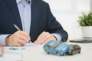 ¿Cómo pueden ayudarte los abogados en accidentes de auto?