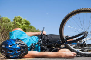 ¿Qué tipo de compensaciones pueden reclamar las víctimas de accidentes de bicicleta?